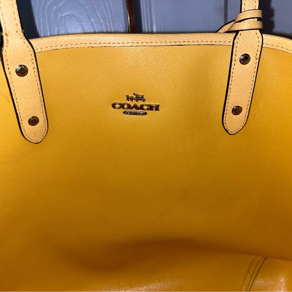 Coach Reversible City Tote in Snake Print With Detachable Wristlet (RARE) - Picture 15 of 16